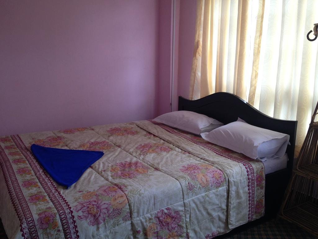 Pashupati Darshan Hotel Катманду Стая снимка